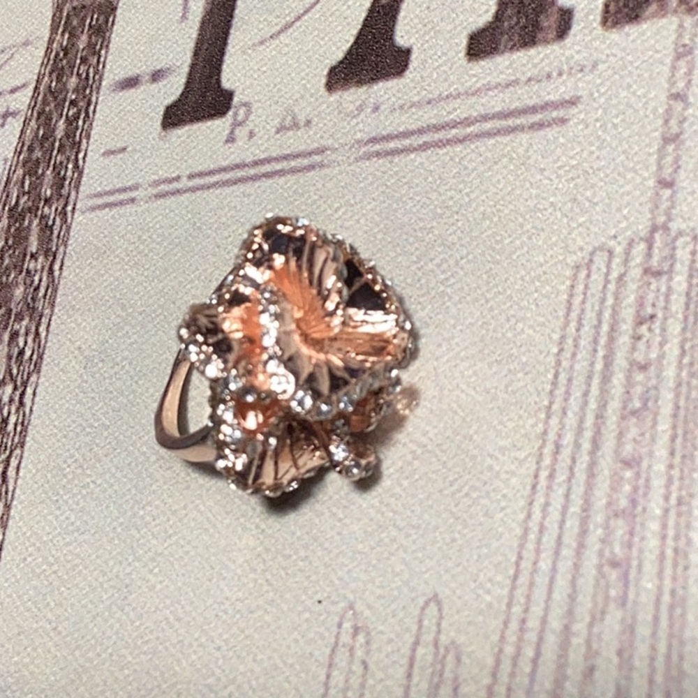 CAMELLIA FLOWER RING - Picture 5 of 6